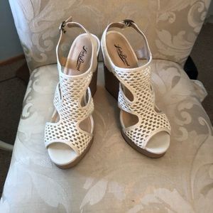 Lucky Brand wedges Size 10 off-white